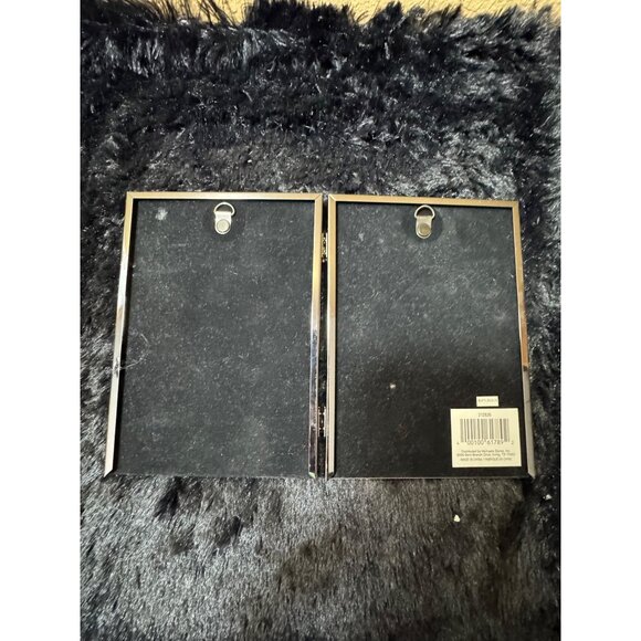 Silver-Toned Double Hinged Glass Picture Frame 4x6 Inches - Picture 2 of 6